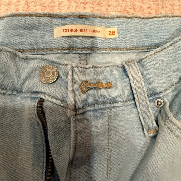 Levi's Light Blue Ripped Skinny Jeans - Picture 2 of 3